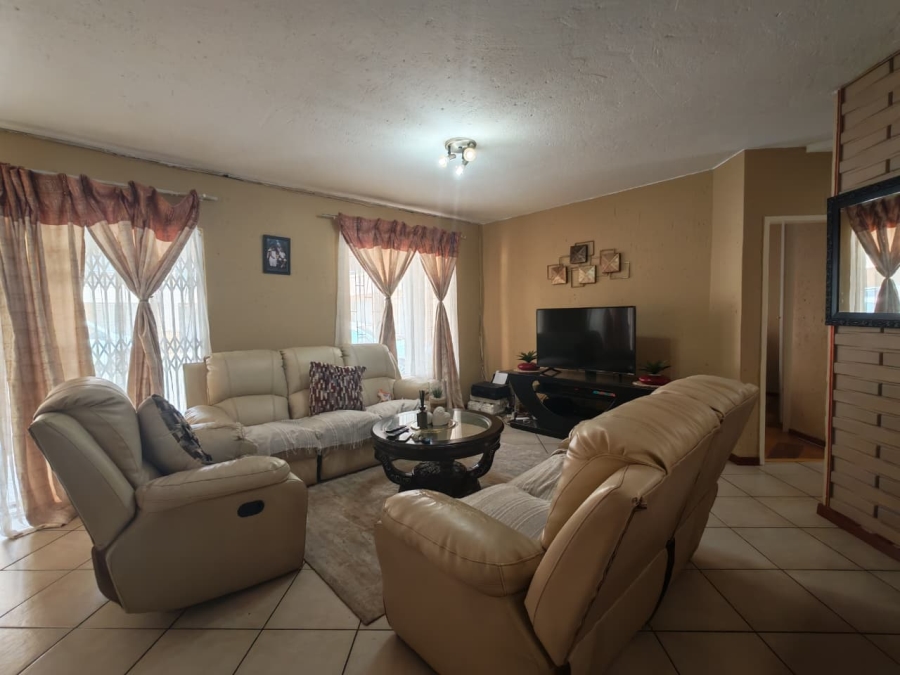2 Bedroom Property for Sale in Rustenburg Central North West
